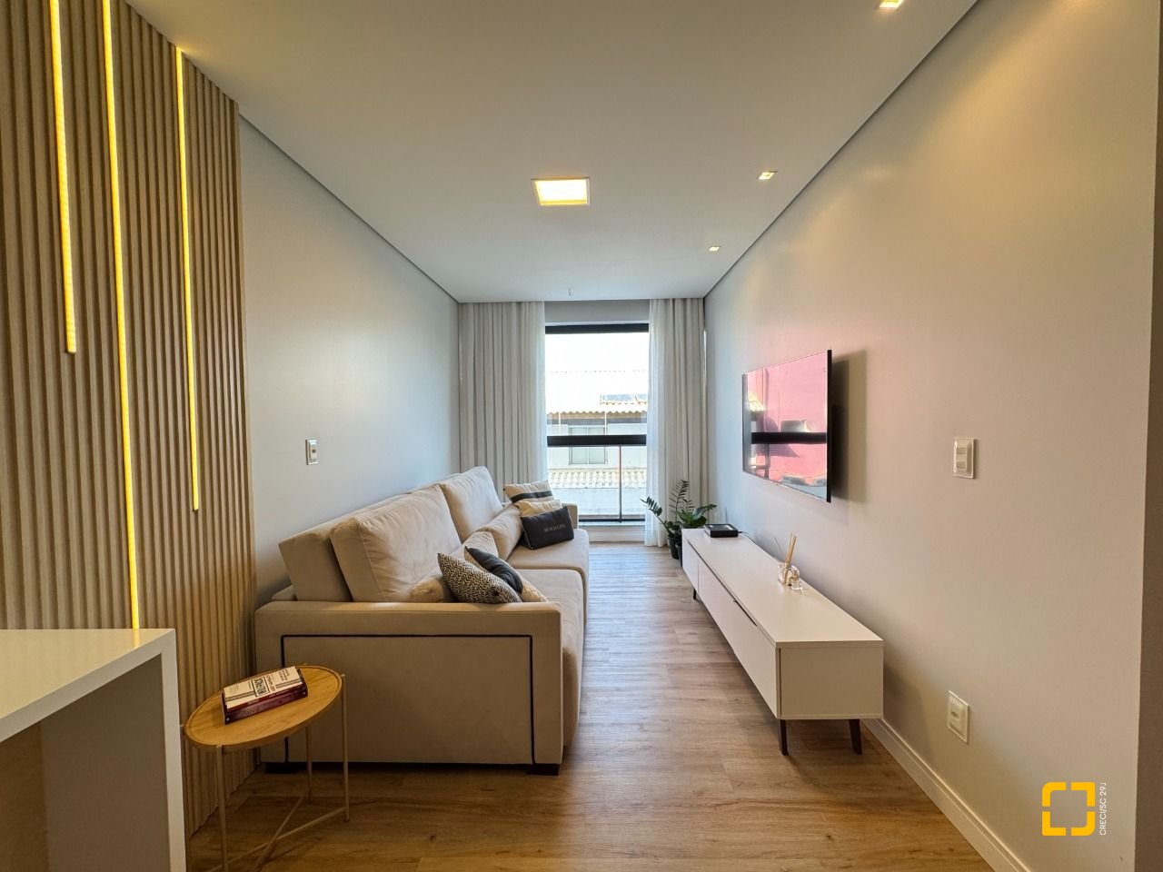 Apartamento com 69m², 3 quartos (sendo 1 suíte), 1 garagem, no bairro Coqueiros em Florianópolis