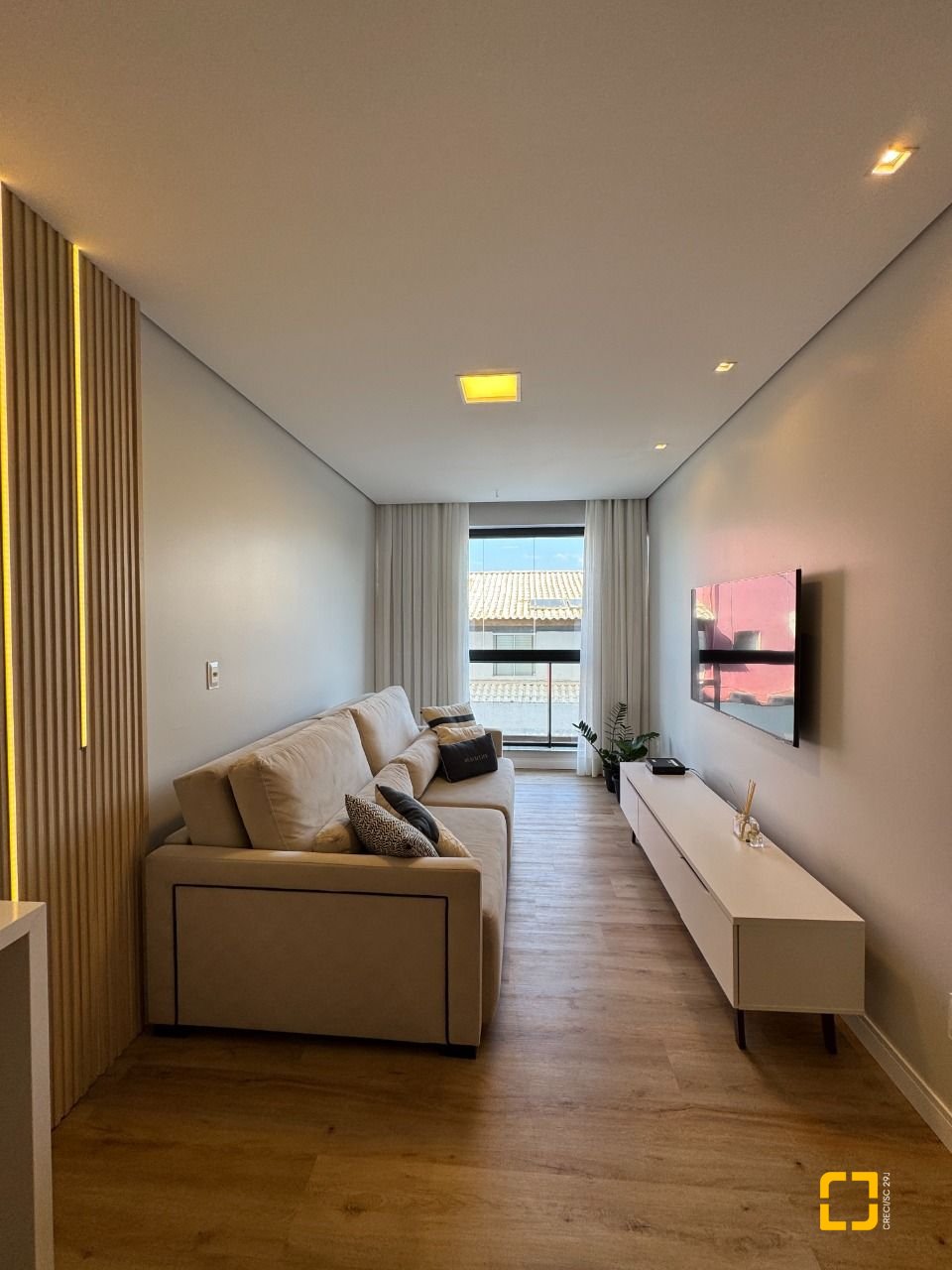 Apartamento com 69m², 3 quartos (sendo 1 suíte), 1 garagem, no bairro Coqueiros em Florianópolis