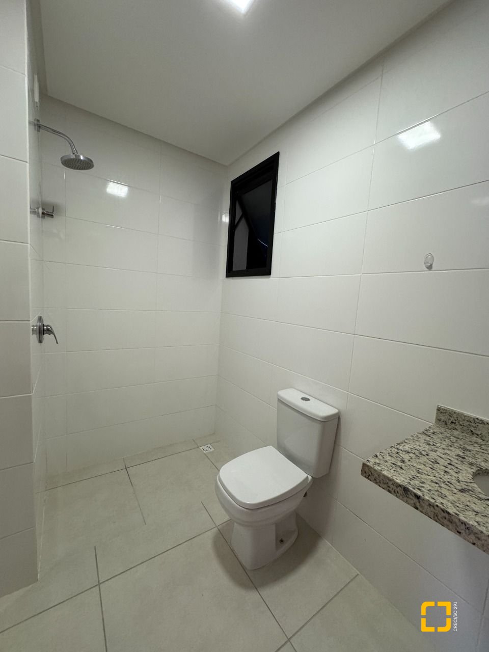 Apartamento com 69m², 3 quartos (sendo 1 suíte), 1 garagem, no bairro Coqueiros em Florianópolis