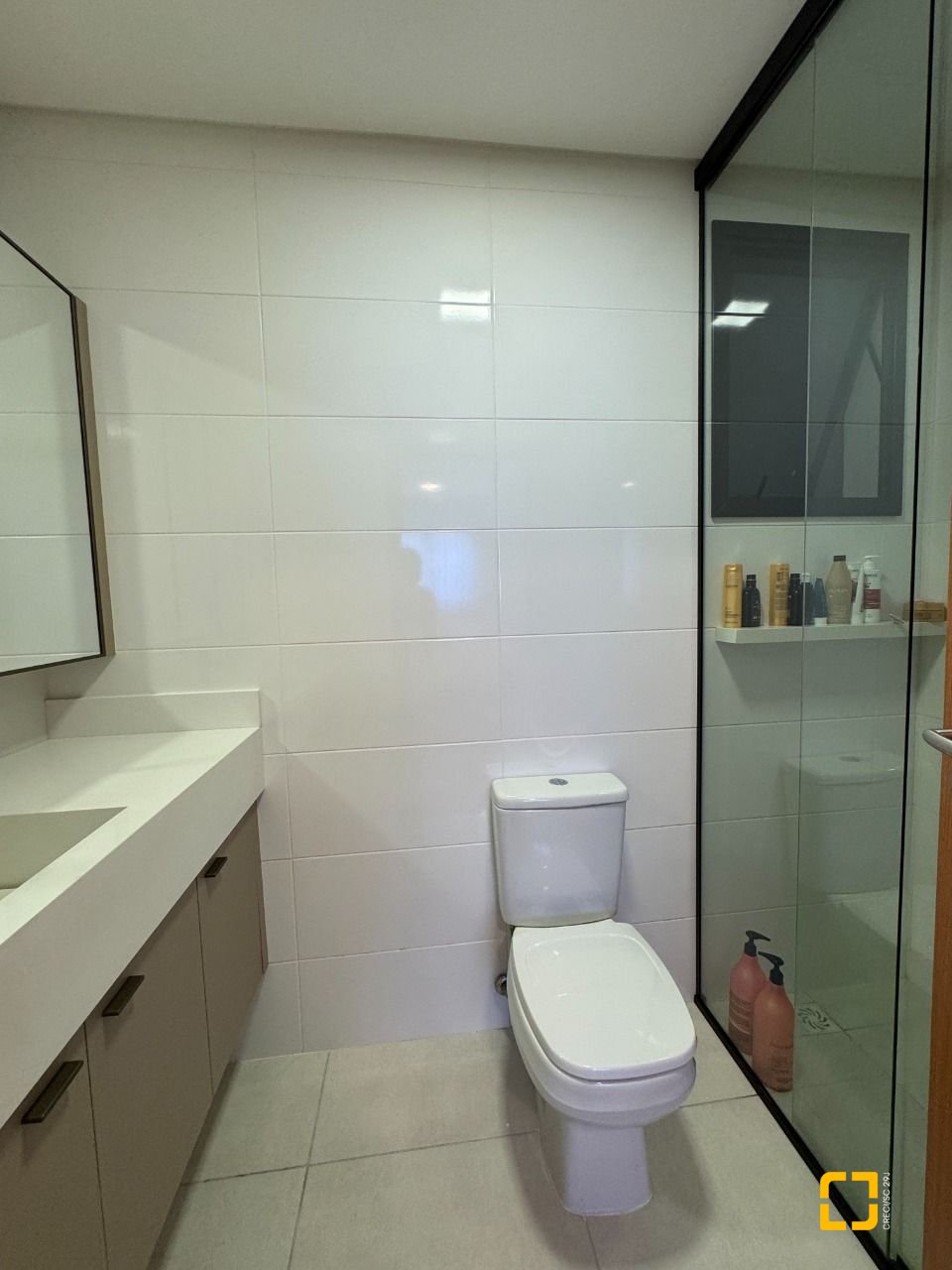 Apartamento com 69m², 3 quartos (sendo 1 suíte), 1 garagem, no bairro Coqueiros em Florianópolis