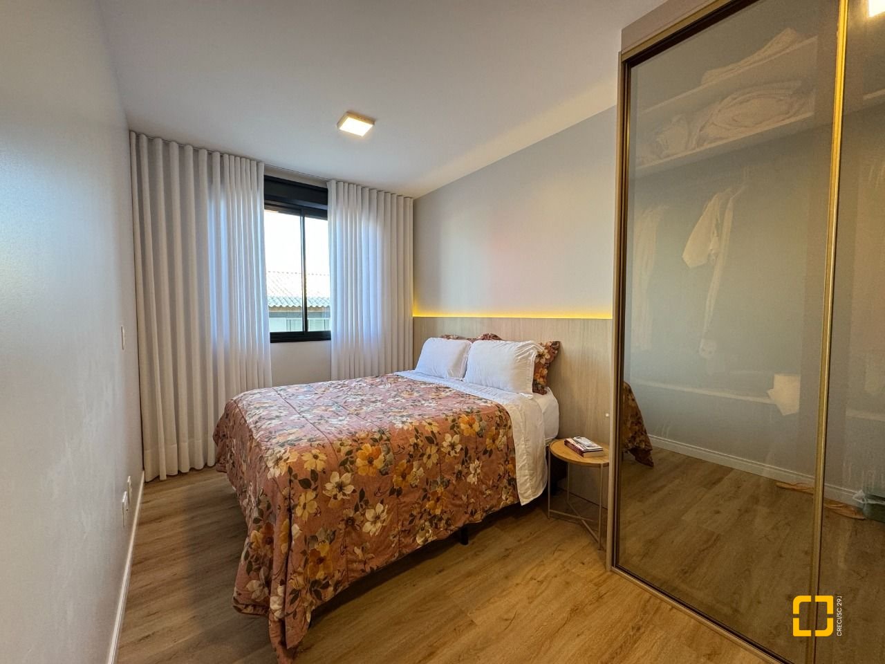 Apartamento com 69m², 3 quartos (sendo 1 suíte), 1 garagem, no bairro Coqueiros em Florianópolis