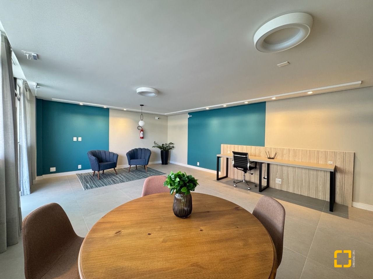 Apartamento com 69m², 3 quartos (sendo 1 suíte), 1 garagem, no bairro Coqueiros em Florianópolis