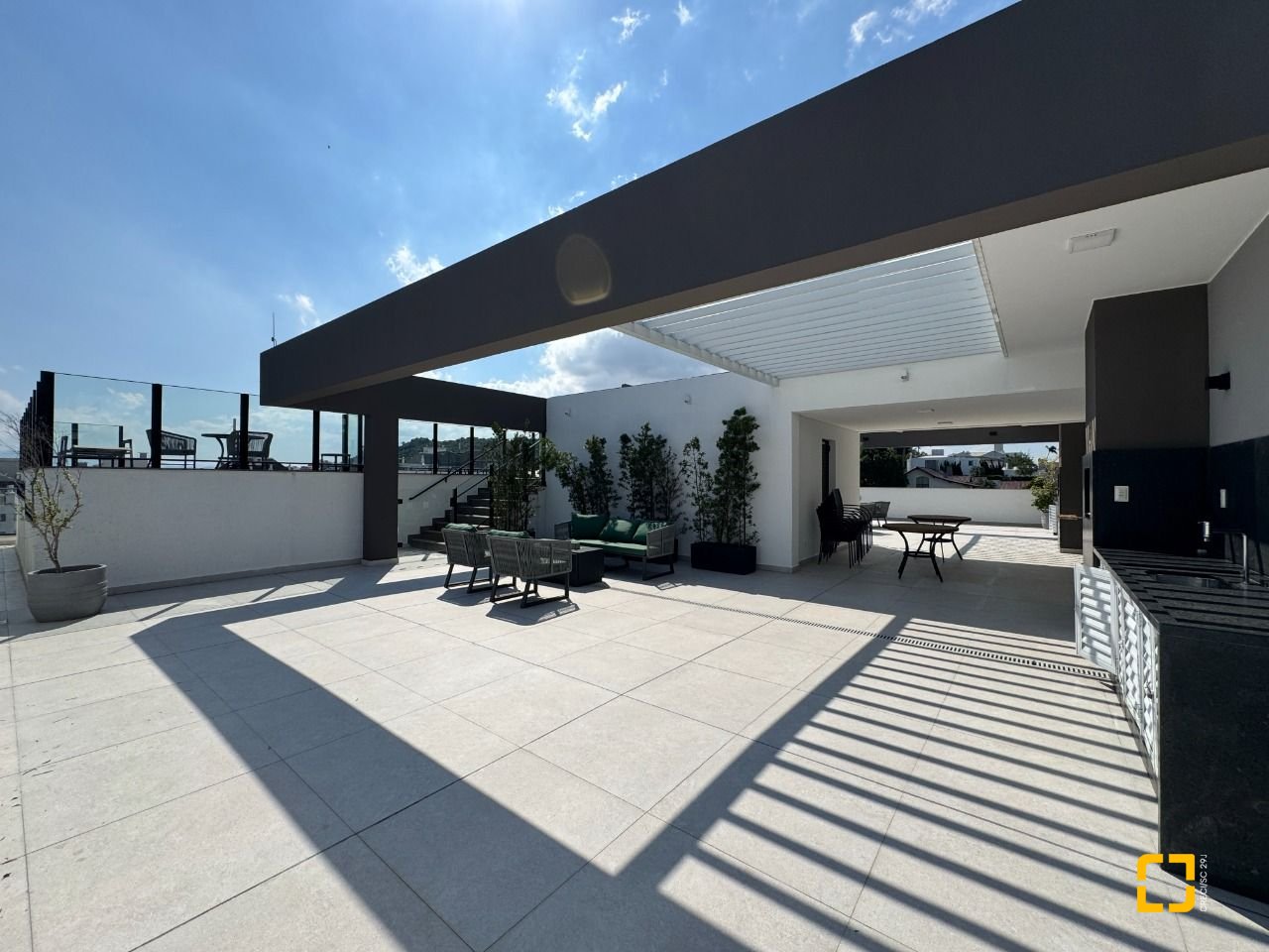 Apartamento com 69m², 3 quartos (sendo 1 suíte), 1 garagem, no bairro Coqueiros em Florianópolis
