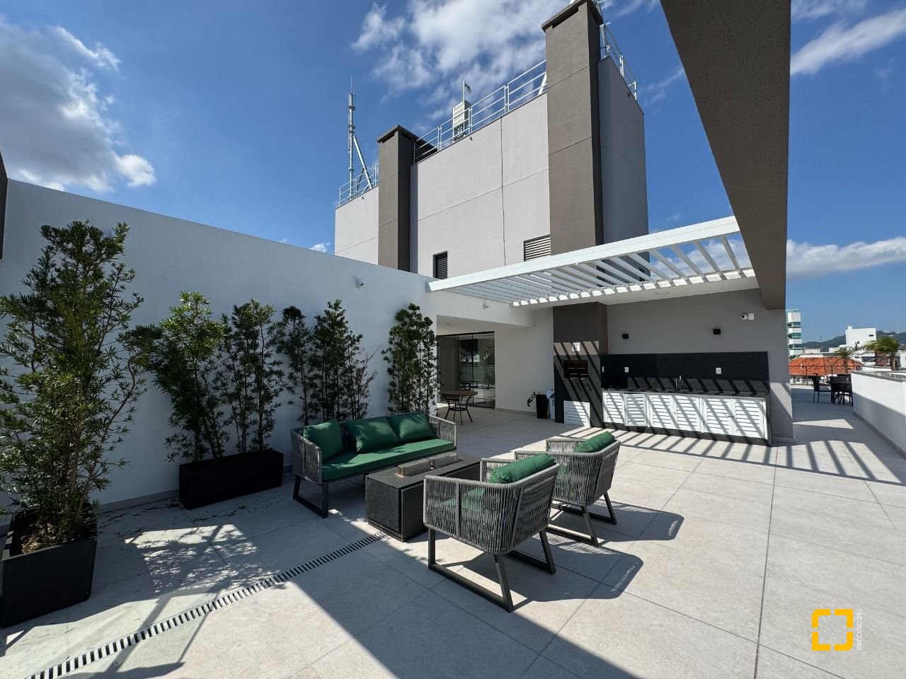 Apartamento com 69m², 3 quartos (sendo 1 suíte), 1 garagem, no bairro Coqueiros em Florianópolis