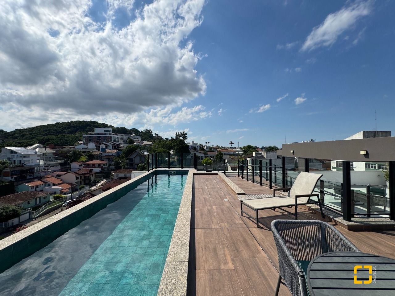 Apartamento com 69m², 3 quartos (sendo 1 suíte), 1 garagem, no bairro Coqueiros em Florianópolis