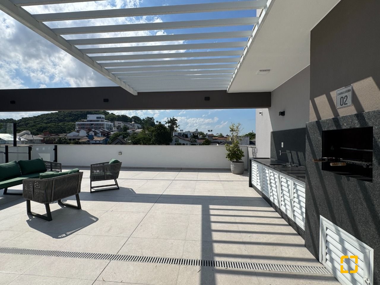 Apartamento com 69m², 3 quartos (sendo 1 suíte), 1 garagem, no bairro Coqueiros em Florianópolis