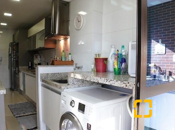 Apartamento com 118m², 6 quartos (sendo 3 suítes), 2 garagens, no bairro Kobrasol em São José