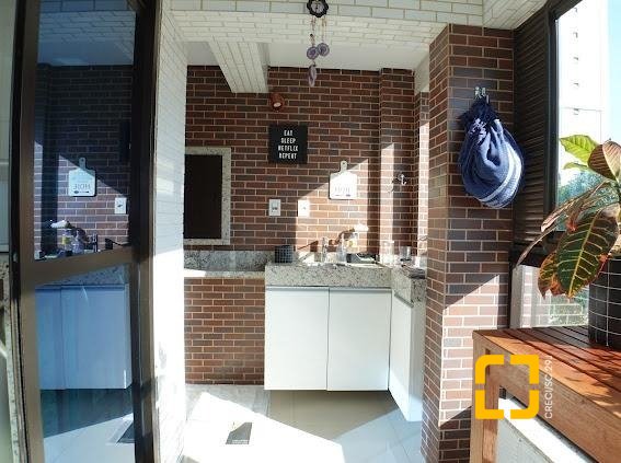 Apartamento com 118m², 6 quartos (sendo 3 suítes), 2 garagens, no bairro Kobrasol em São José