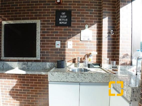 Apartamento com 118m², 6 quartos (sendo 3 suítes), 2 garagens, no bairro Kobrasol em São José