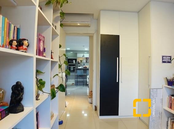Apartamento com 118m², 6 quartos (sendo 3 suítes), 2 garagens, no bairro Kobrasol em São José