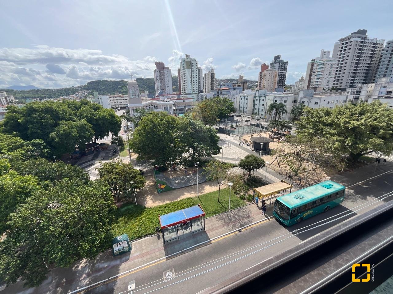 Apartamento com 118m², 6 quartos (sendo 3 suítes), 2 garagens, no bairro Kobrasol em São José