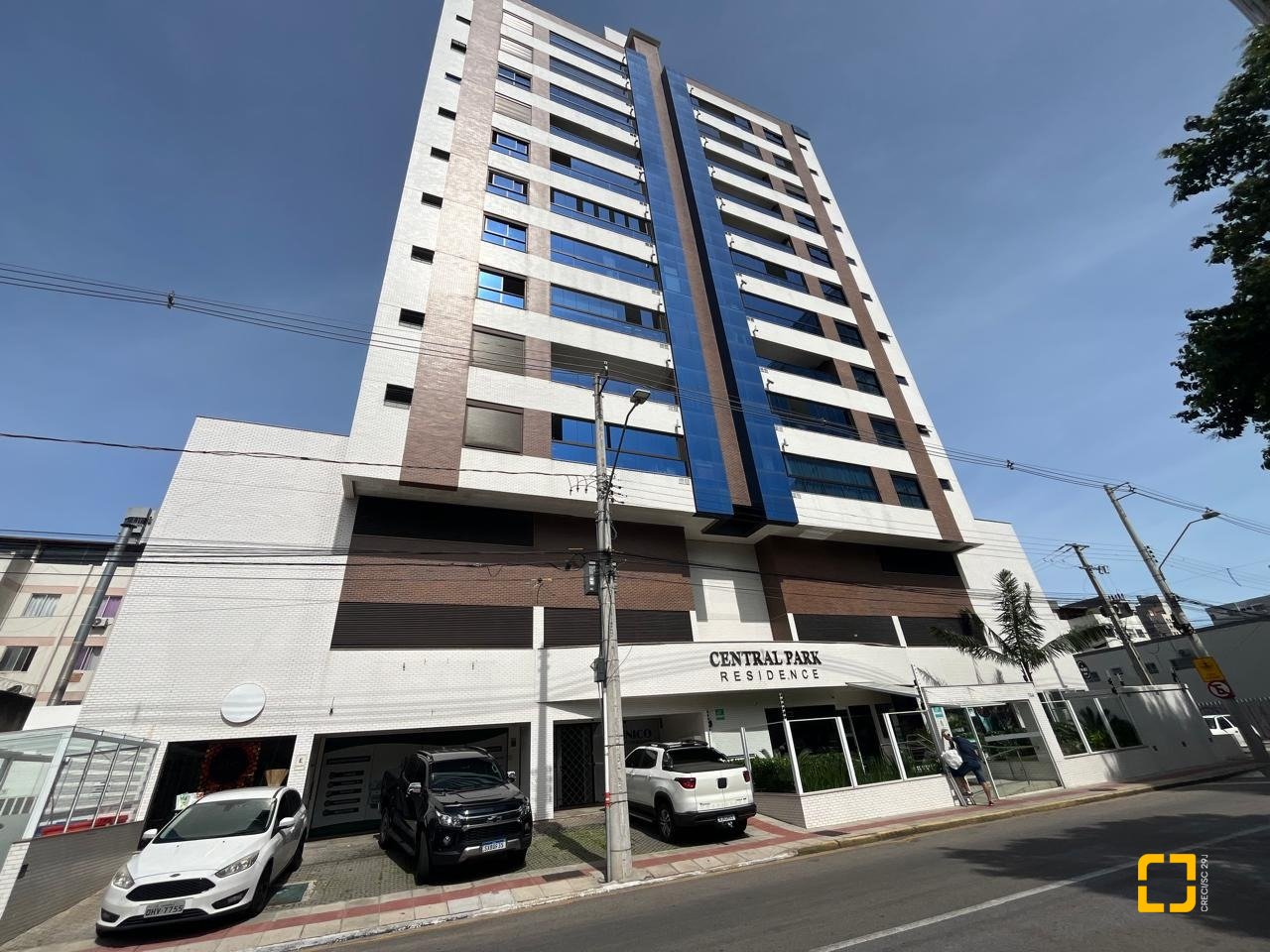 Apartamento com 118m², 6 quartos (sendo 3 suítes), 2 garagens, no bairro Kobrasol em São José