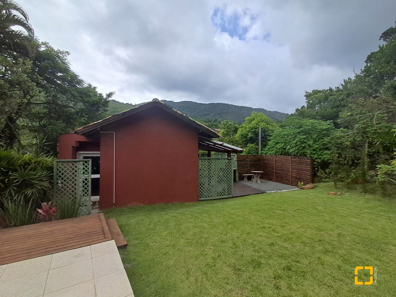 Casa de Condomínio com 1772m², 14 quartos (sendo 3 suítes), 10 garagens, no bairro Vargem Grande em Florianópolis