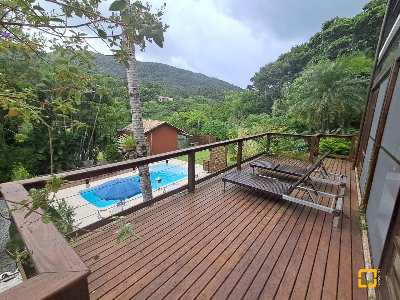 Casa de Condomínio com 1772m², 14 quartos (sendo 3 suítes), 10 garagens, no bairro Vargem Grande em Florianópolis