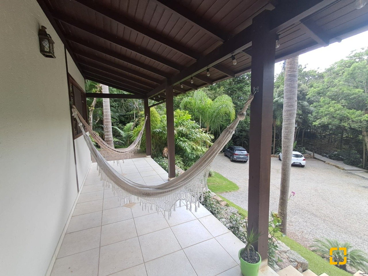Casa de Condomínio com 1772m², 14 quartos (sendo 3 suítes), 10 garagens, no bairro Vargem Grande em Florianópolis