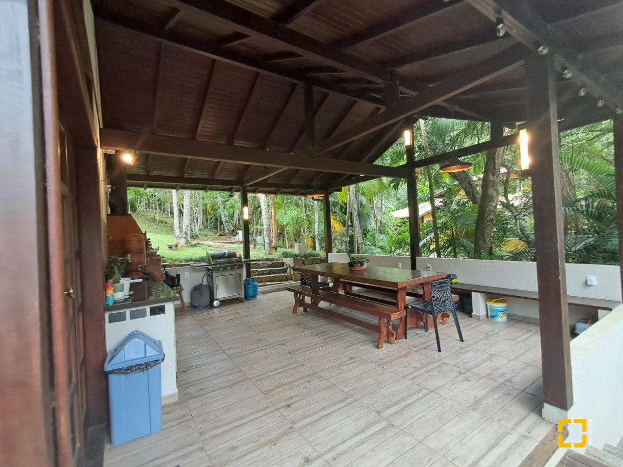 Casa de Condomínio com 1772m², 14 quartos (sendo 3 suítes), 10 garagens, no bairro Vargem Grande em Florianópolis