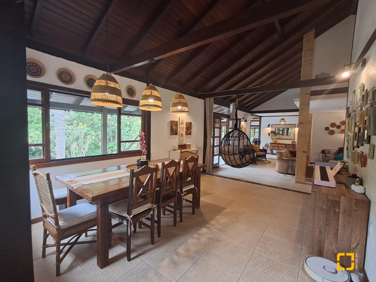 Casa de Condomínio com 1772m², 14 quartos (sendo 3 suítes), 10 garagens, no bairro Vargem Grande em Florianópolis