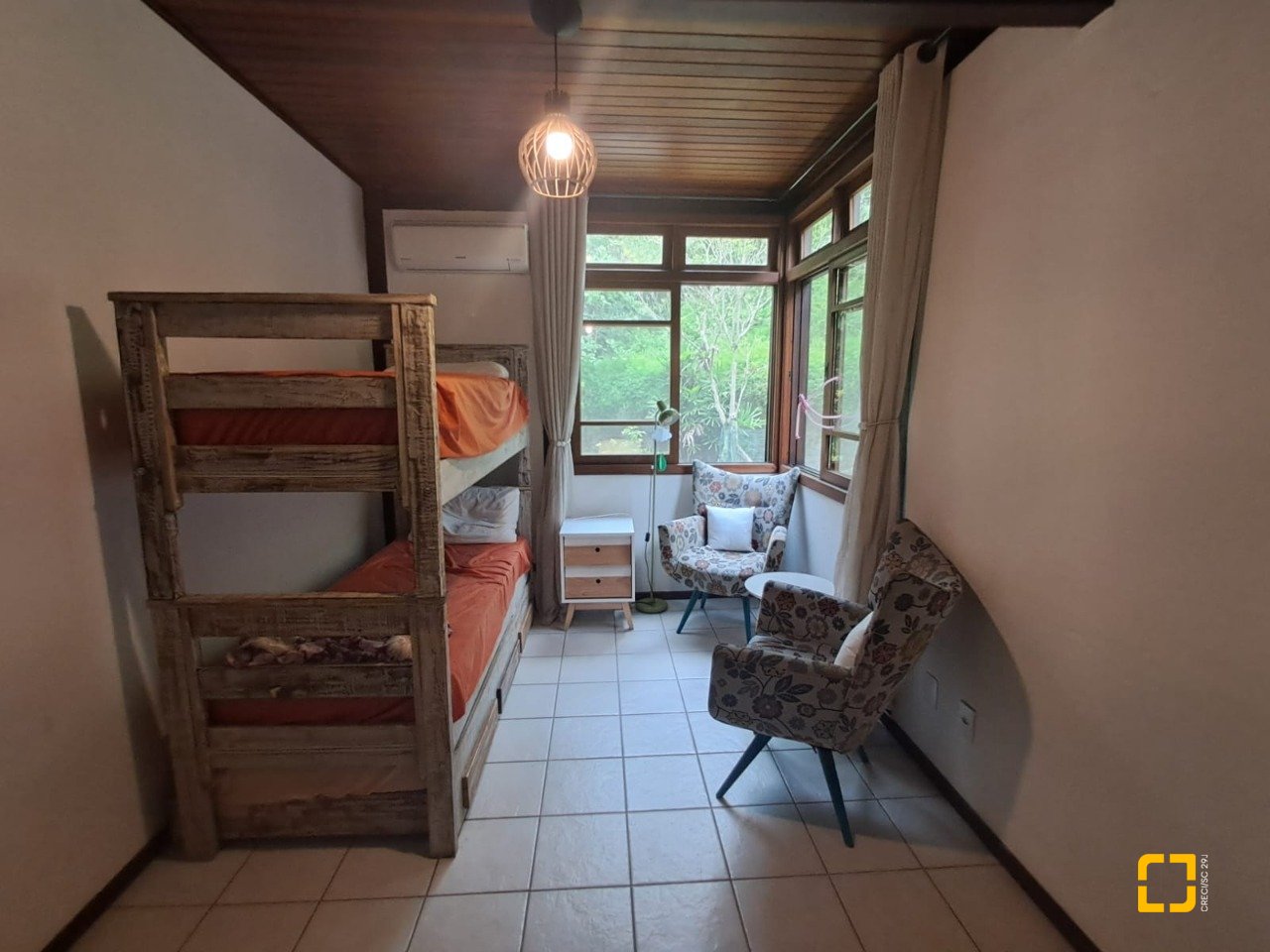Casa de Condomínio com 1772m², 14 quartos (sendo 3 suítes), 10 garagens, no bairro Vargem Grande em Florianópolis