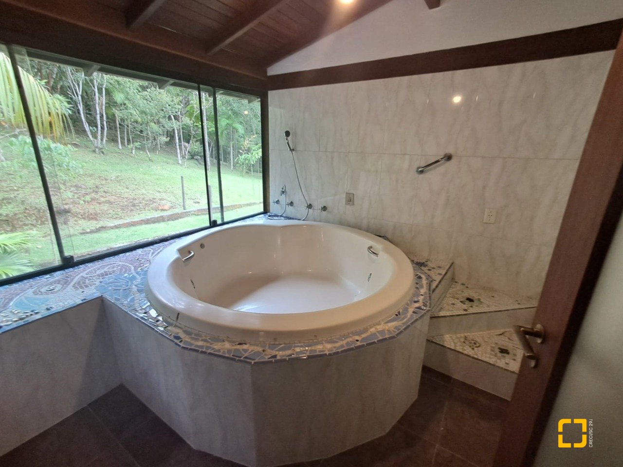 Casa de Condomínio com 1772m², 14 quartos (sendo 3 suítes), 10 garagens, no bairro Vargem Grande em Florianópolis