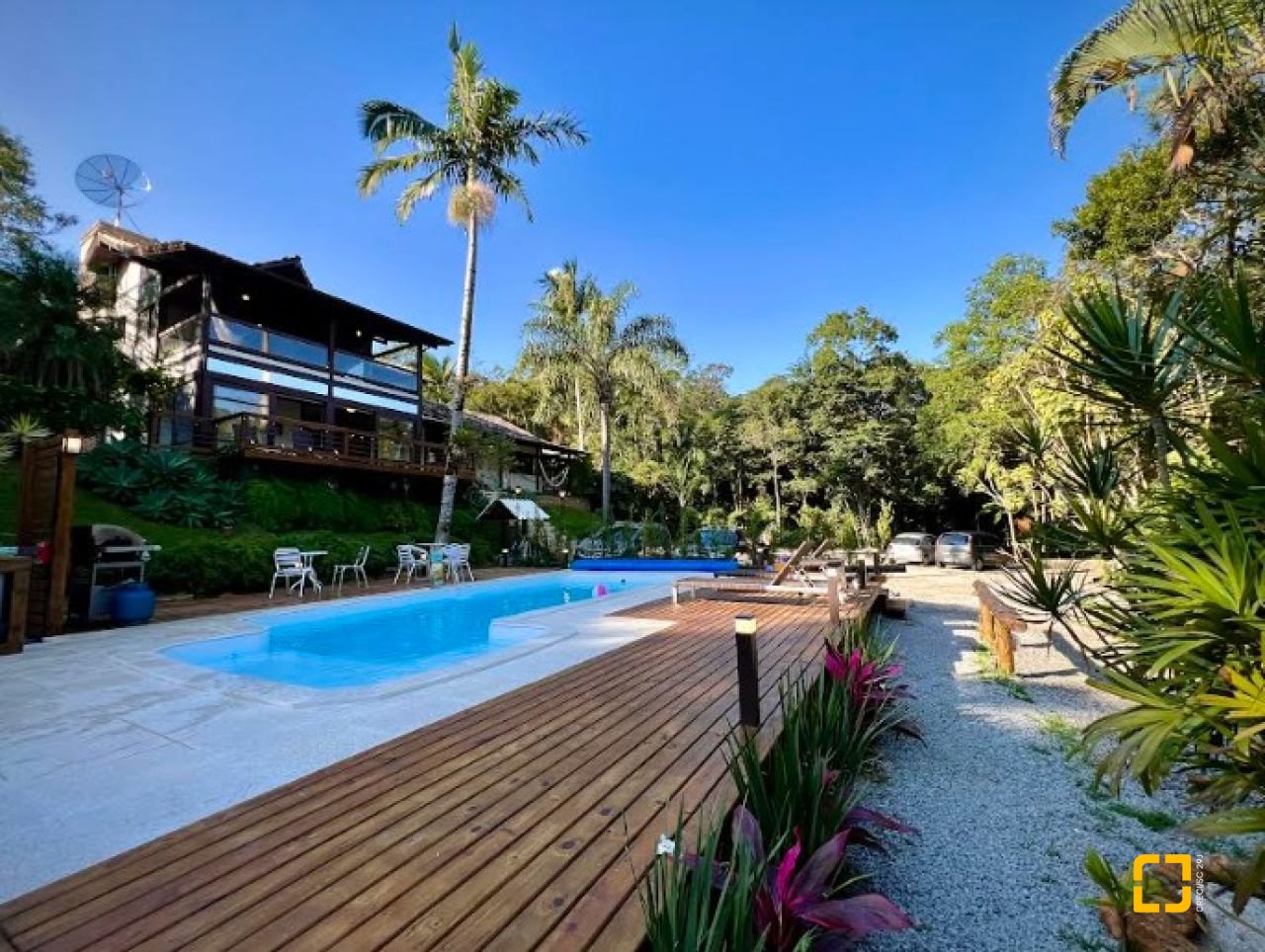 Casa de Condomínio com 1772m², 14 quartos (sendo 3 suítes), 10 garagens, no bairro Vargem Grande em Florianópolis