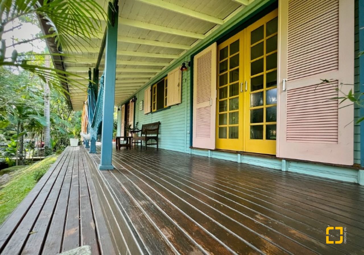 Casa de Condomínio com 1772m², 14 quartos (sendo 3 suítes), 10 garagens, no bairro Vargem Grande em Florianópolis
