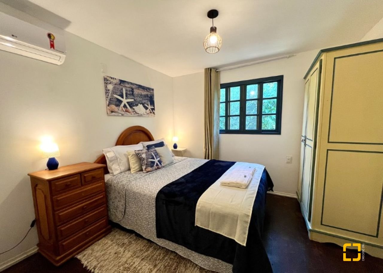 Casa de Condomínio com 1772m², 14 quartos (sendo 3 suítes), 10 garagens, no bairro Vargem Grande em Florianópolis