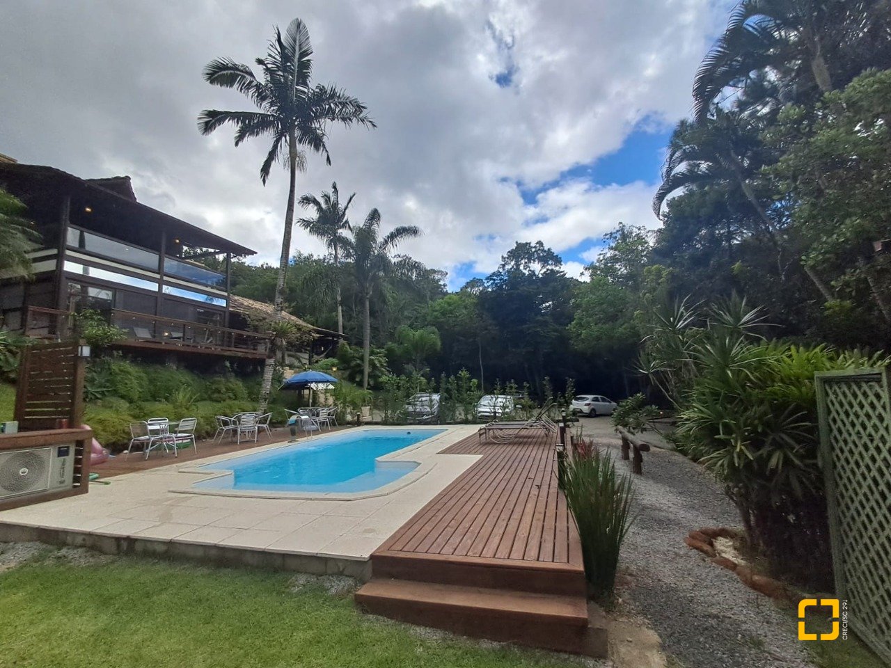 Casa de Condomínio com 1772m², 11 quartos (sendo 3 suítes), 10 garagens, no bairro Vargem Grande em Florianópolis