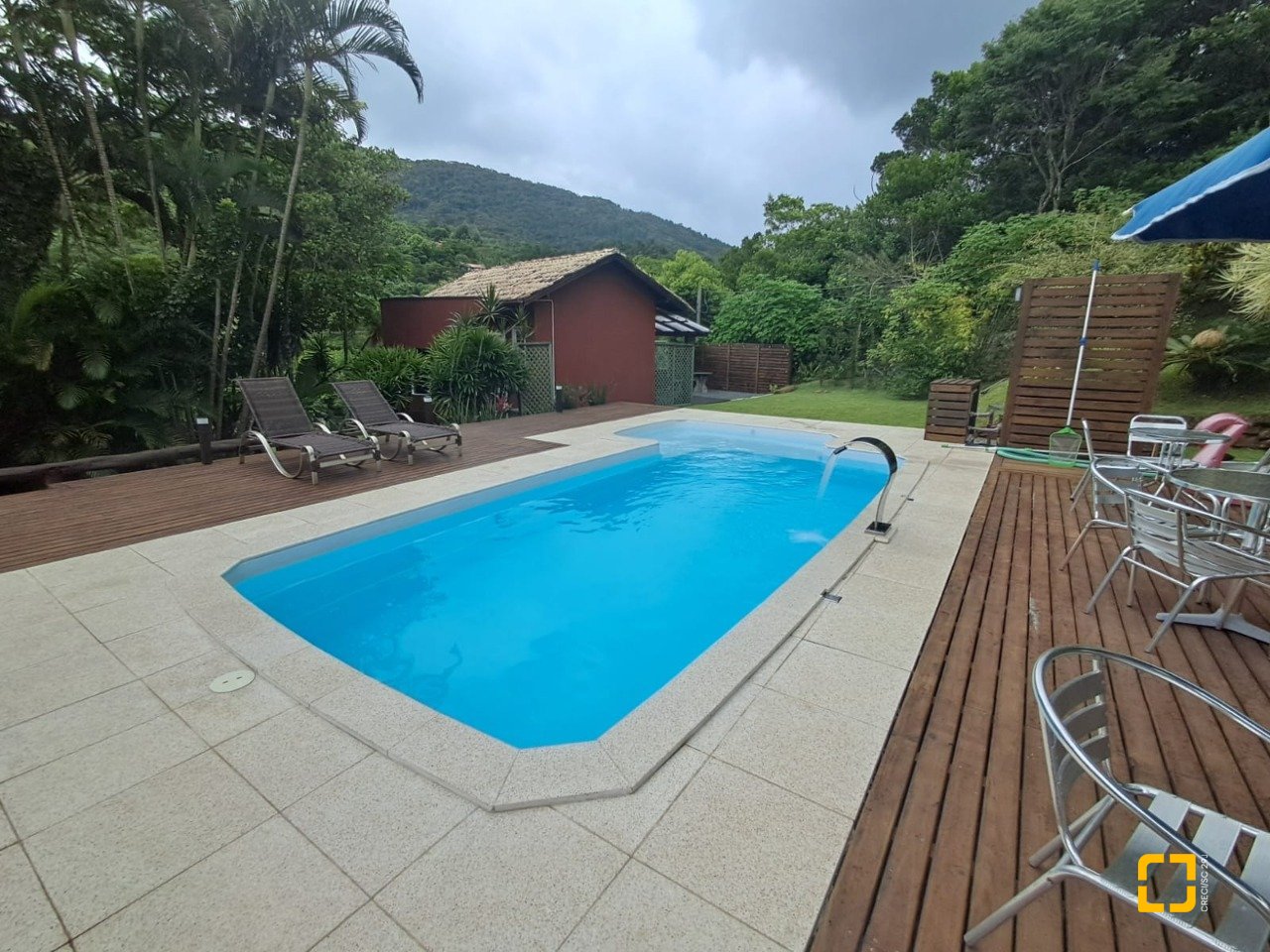 Casa de Condomínio com 1772m², 11 quartos (sendo 3 suítes), 10 garagens, no bairro Vargem Grande em Florianópolis