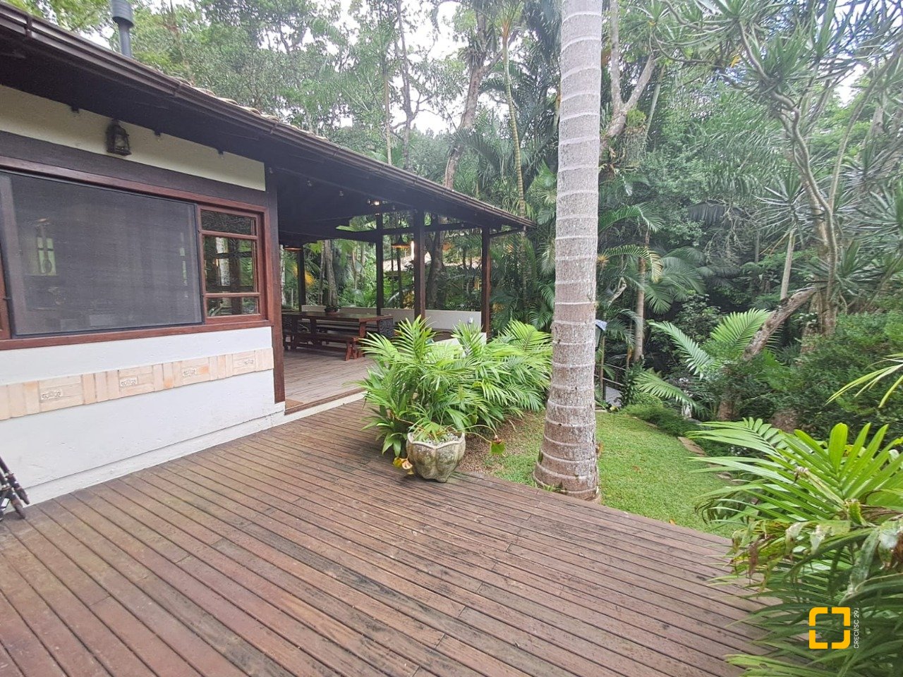 Casa de Condomínio com 1772m², 11 quartos (sendo 3 suítes), 10 garagens, no bairro Vargem Grande em Florianópolis