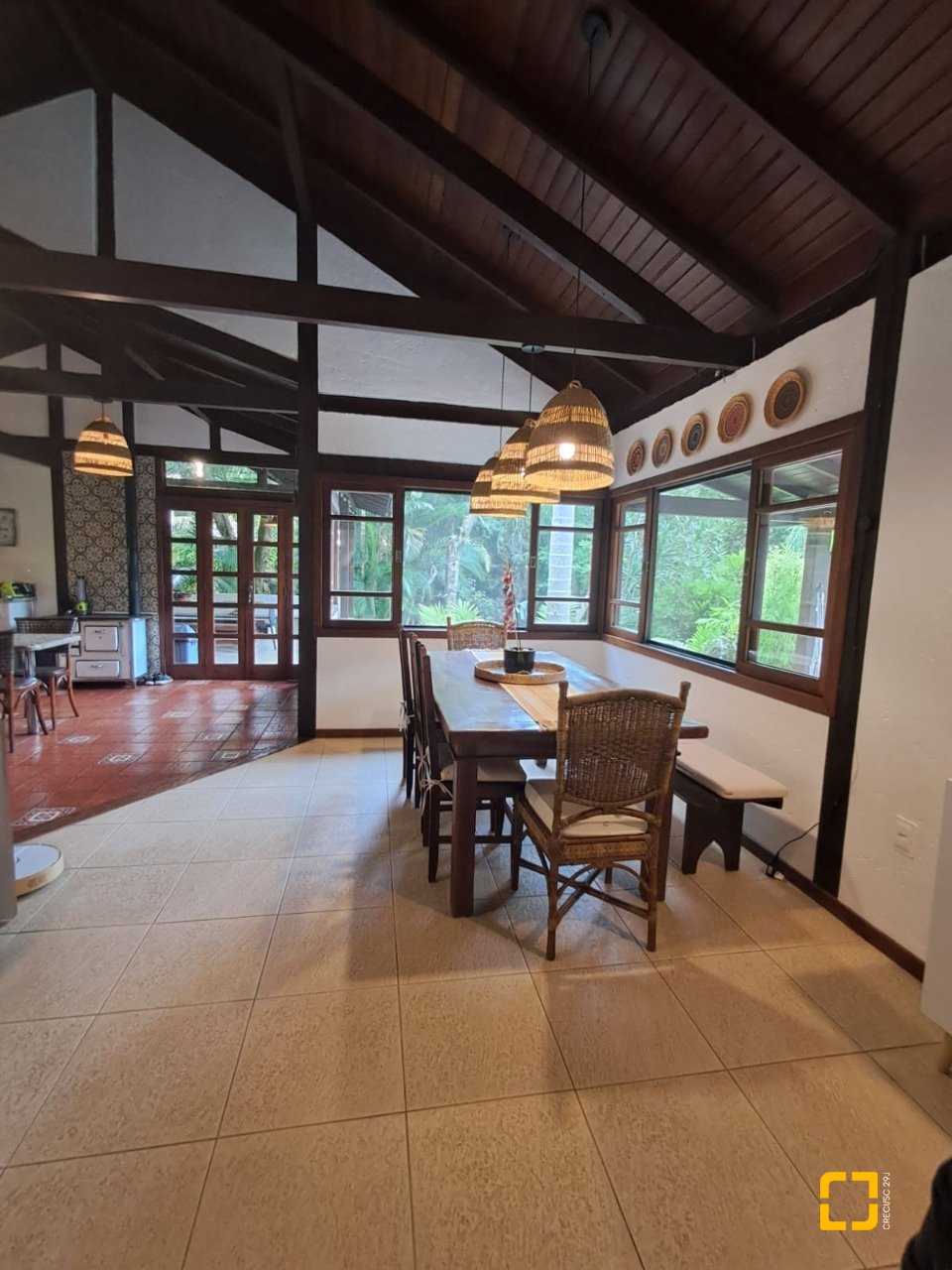 Casa de Condomínio com 1772m², 11 quartos (sendo 3 suítes), 10 garagens, no bairro Vargem Grande em Florianópolis