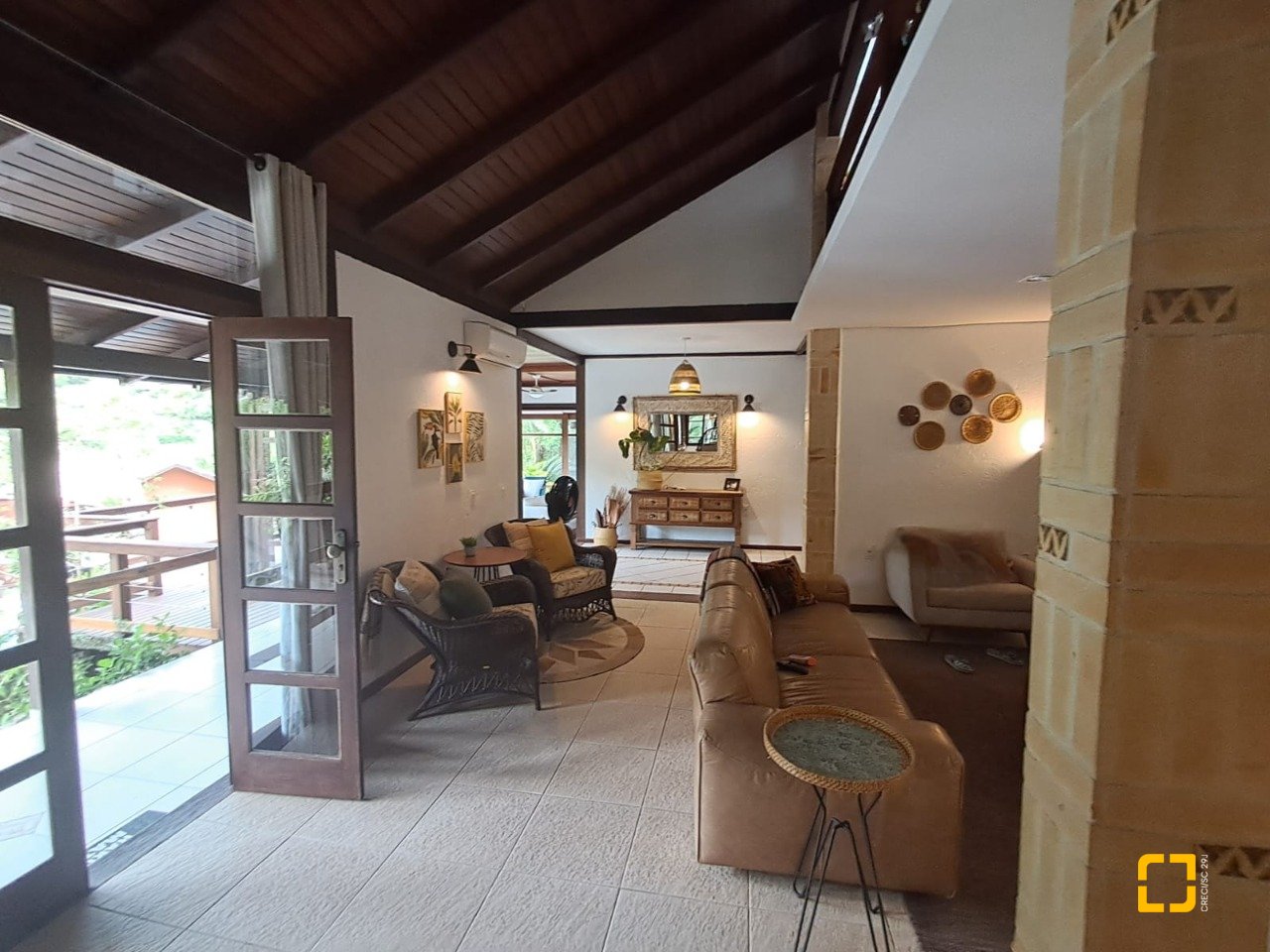 Casa de Condomínio com 1772m², 11 quartos (sendo 3 suítes), 10 garagens, no bairro Vargem Grande em Florianópolis