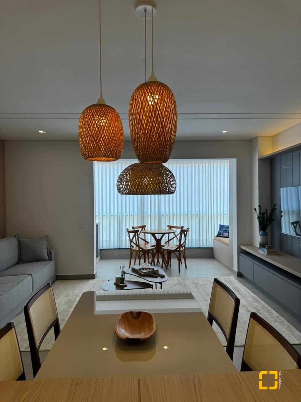 Apartamento com 91m², 2 quartos (sendo 2 suítes), 1 garagem, no bairro Cachoeira do Bom Jesus em Florianópolis