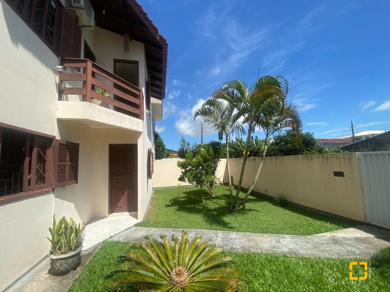 Casa com 223m², 4 quartos (sendo 1 suíte), 2 garagens, no bairro Ingleses em Florianópolis