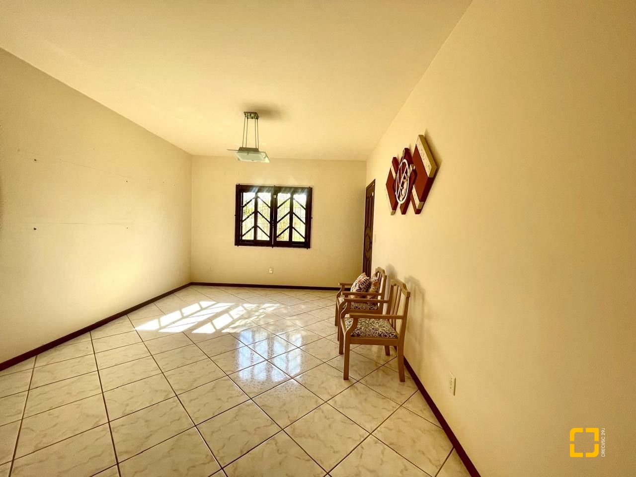 Casa com 223m², 4 quartos (sendo 1 suíte), 2 garagens, no bairro Ingleses em Florianópolis
