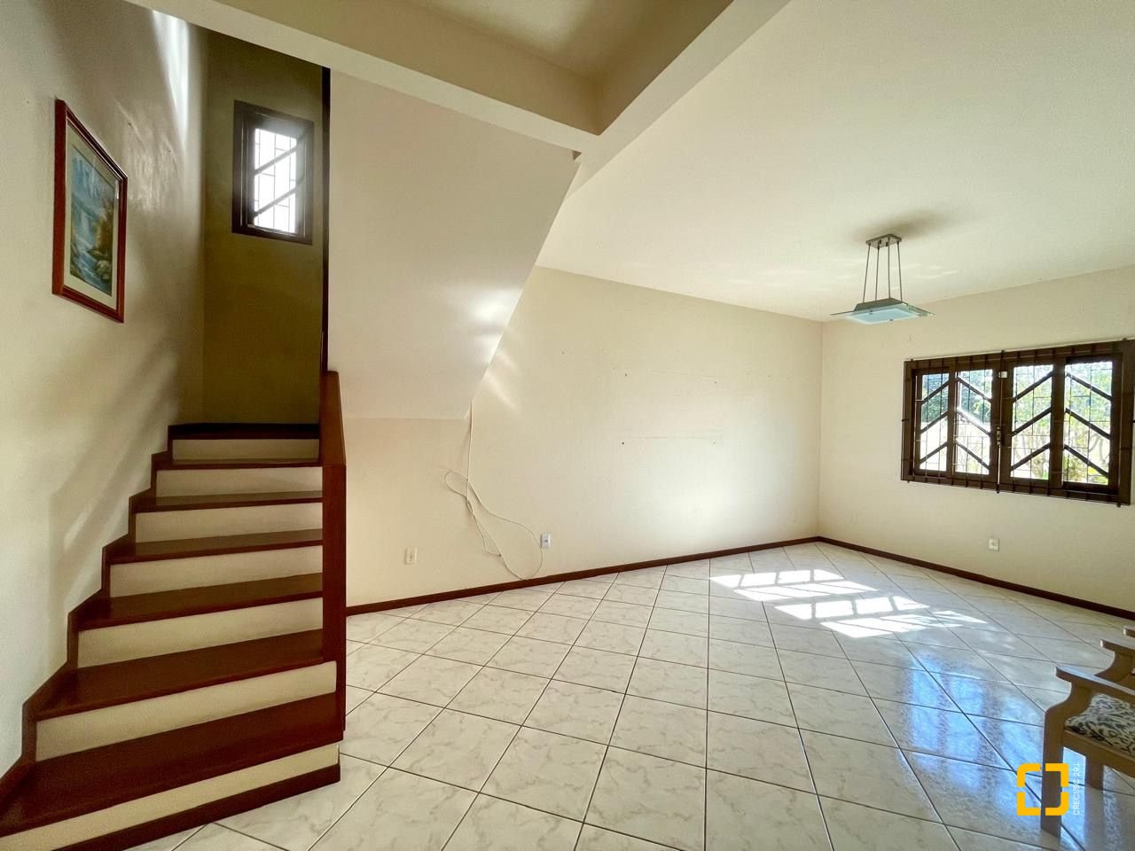 Casa com 223m², 4 quartos (sendo 1 suíte), 2 garagens, no bairro Ingleses em Florianópolis
