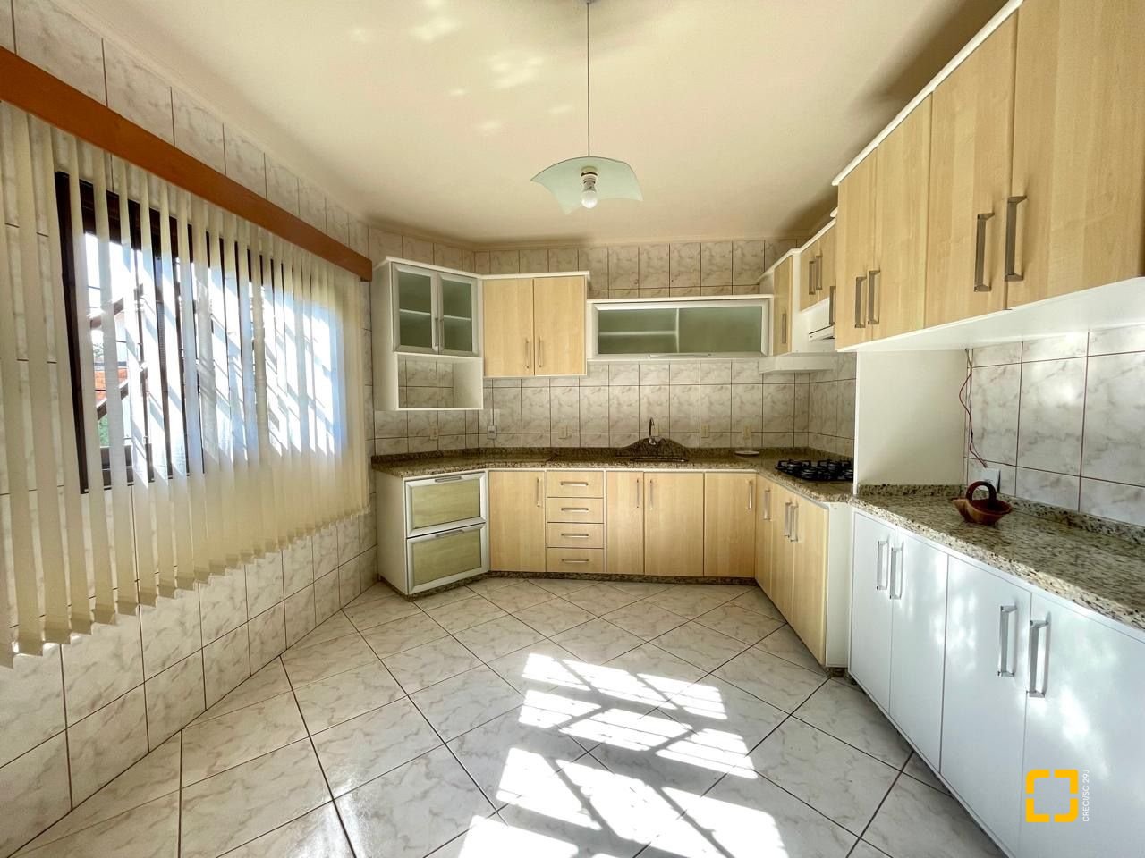 Casa com 223m², 4 quartos (sendo 1 suíte), 2 garagens, no bairro Ingleses em Florianópolis