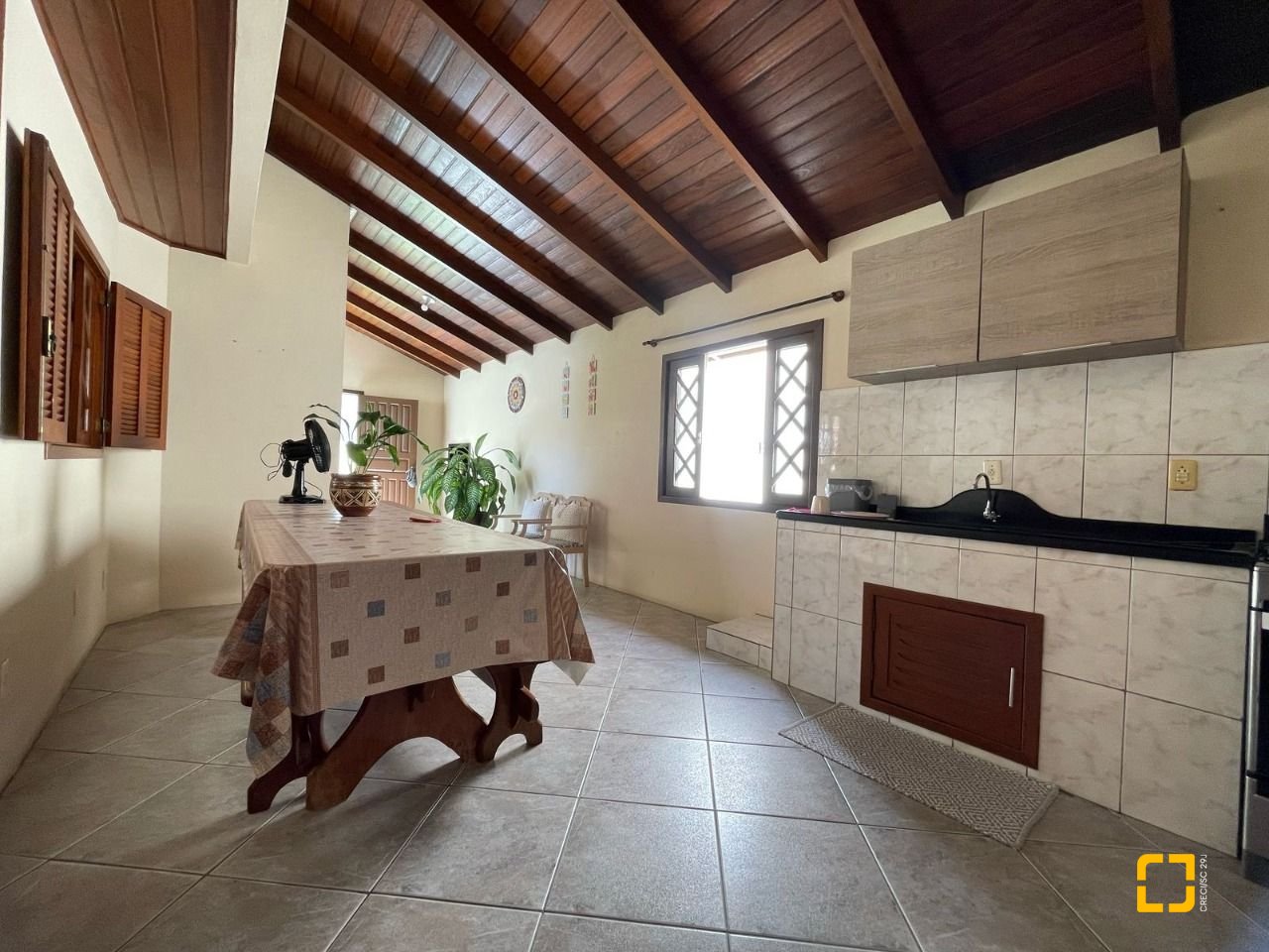 Casa com 223m², 4 quartos (sendo 1 suíte), 2 garagens, no bairro Ingleses em Florianópolis