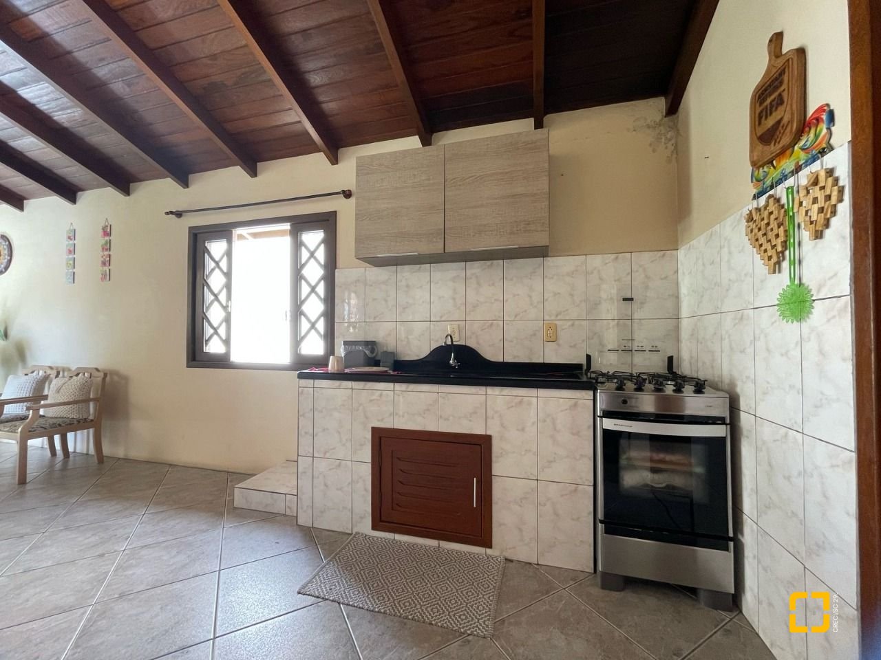 Casa com 223m², 4 quartos (sendo 1 suíte), 2 garagens, no bairro Ingleses em Florianópolis