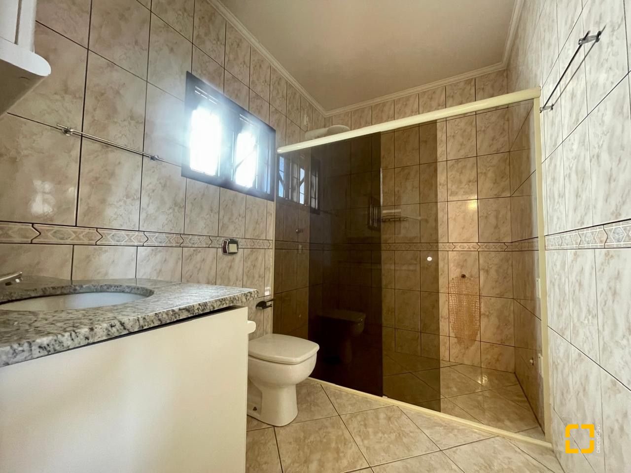 Casa com 223m², 4 quartos (sendo 1 suíte), 2 garagens, no bairro Ingleses em Florianópolis