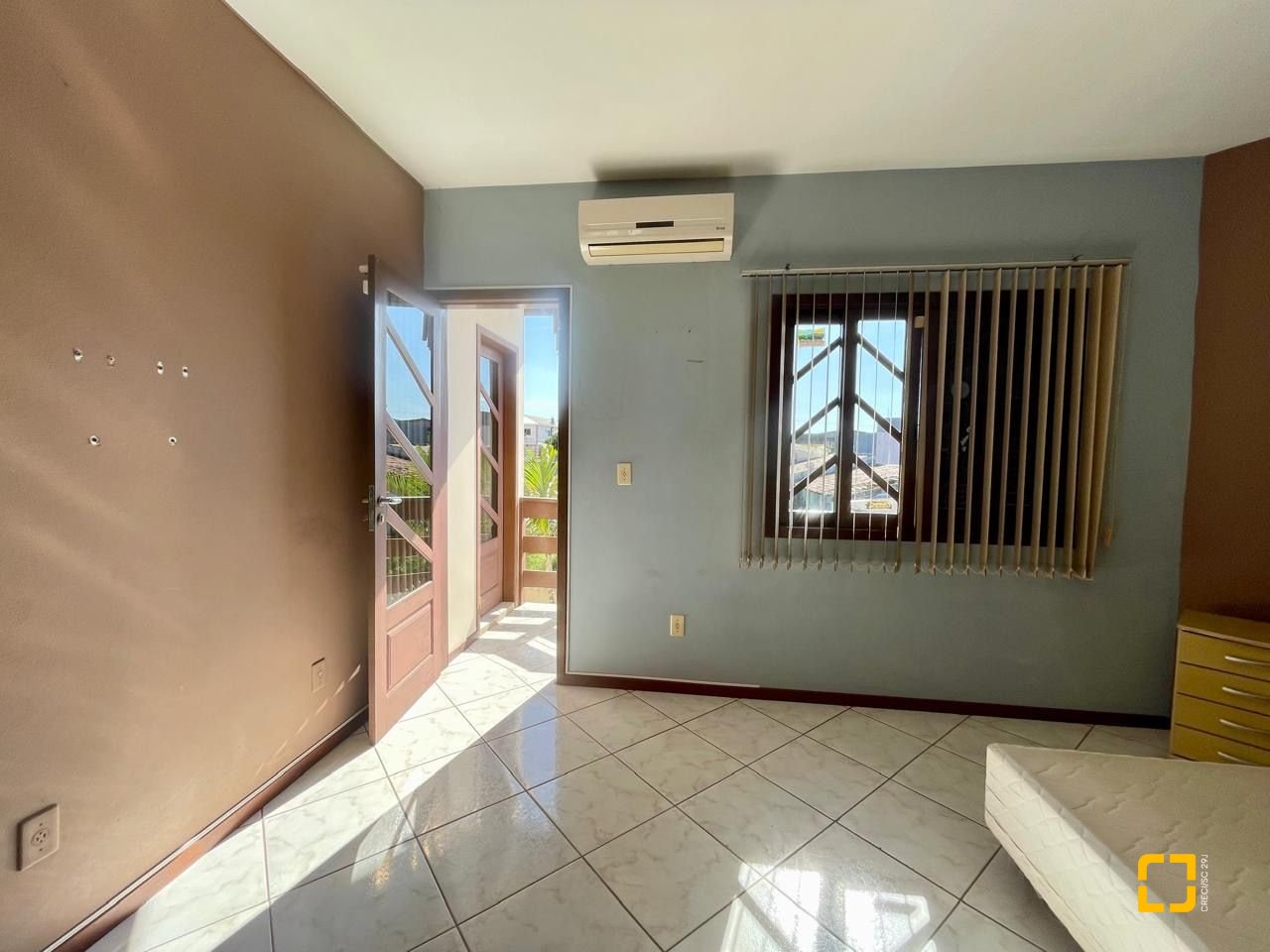 Casa com 223m², 4 quartos (sendo 1 suíte), 2 garagens, no bairro Ingleses em Florianópolis