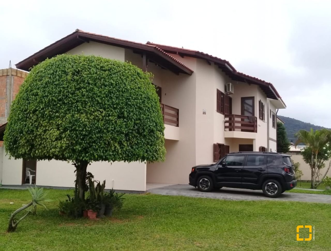 Casa com 223m², 3 quartos (sendo 1 suíte), 2 garagens, no bairro Ingleses em Florianópolis