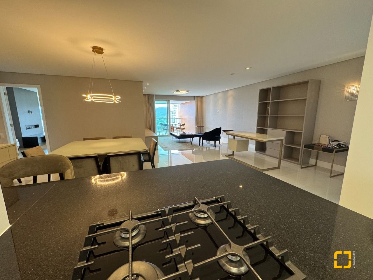 Apartamento com 165m², 6 quartos (sendo 3 suítes), 2 garagens, no bairro Agronômica em Florianópolis