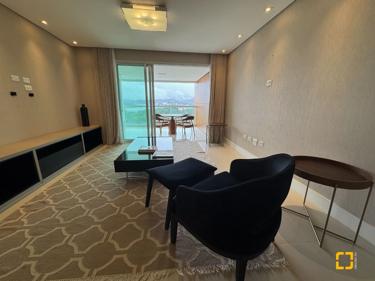 Apartamento com 165m², 6 quartos (sendo 3 suítes), 2 garagens, no bairro Agronômica em Florianópolis