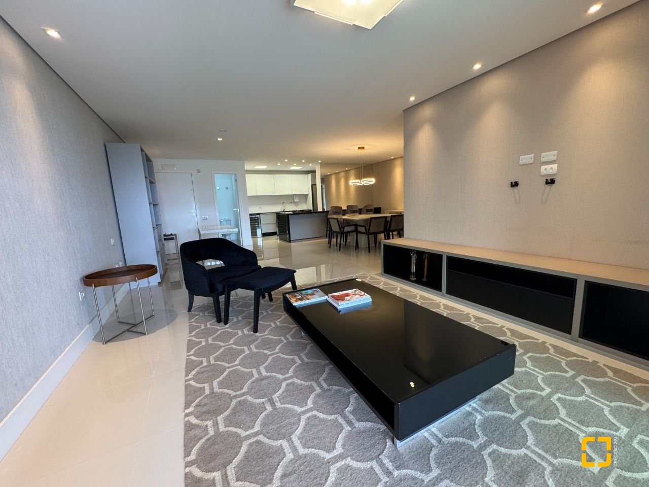 Apartamento com 165m², 6 quartos (sendo 3 suítes), 2 garagens, no bairro Agronômica em Florianópolis