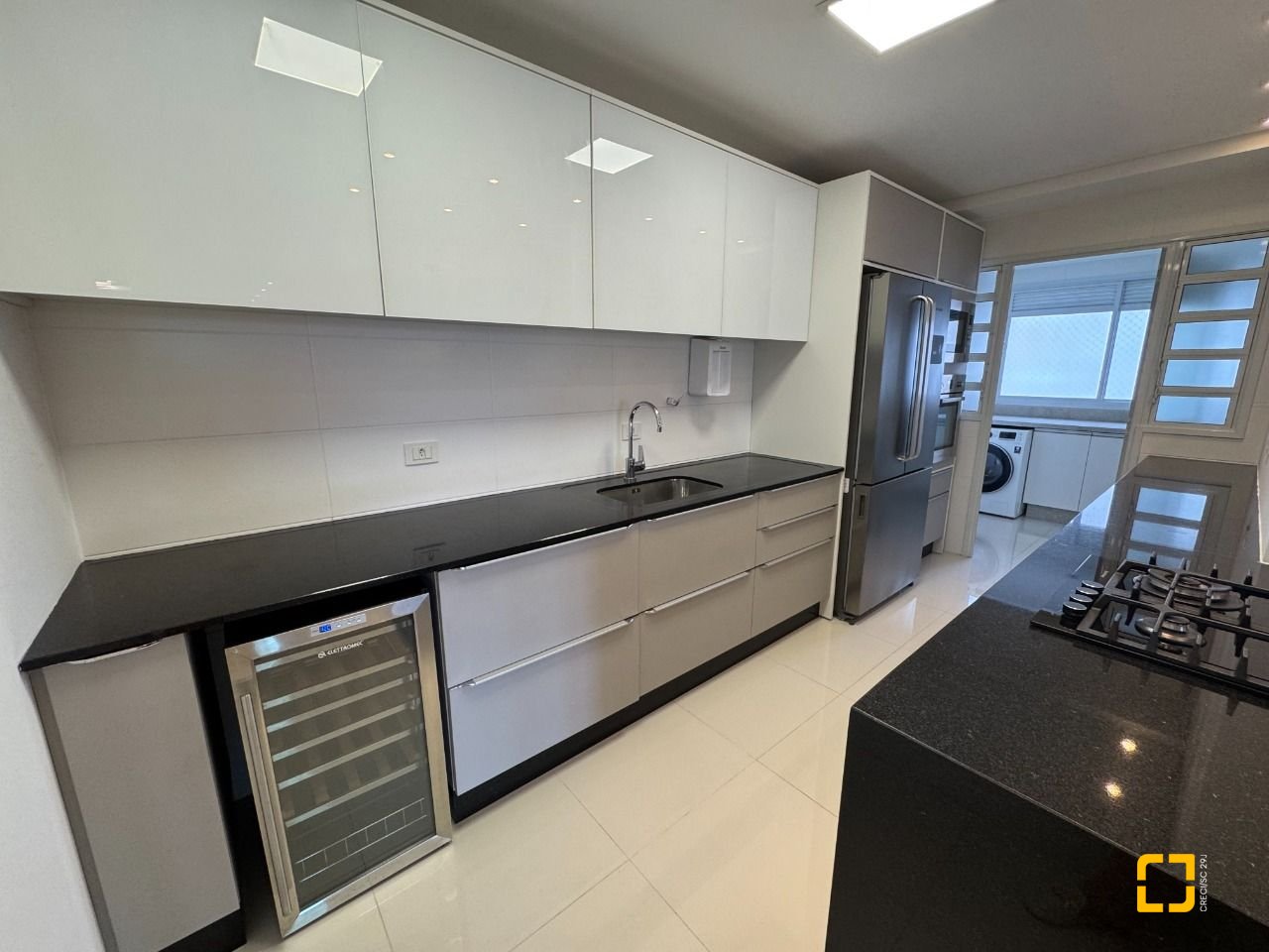 Apartamento com 165m², 6 quartos (sendo 3 suítes), 2 garagens, no bairro Agronômica em Florianópolis