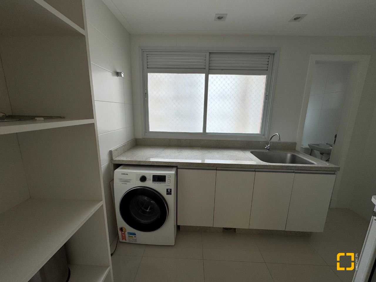Apartamento com 165m², 6 quartos (sendo 3 suítes), 2 garagens, no bairro Agronômica em Florianópolis