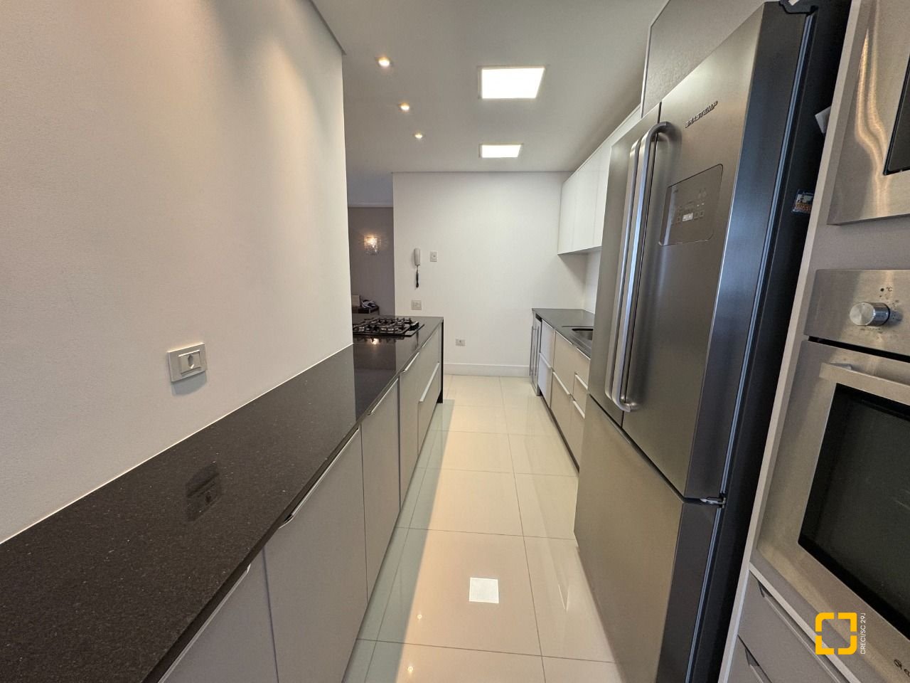 Apartamento com 165m², 6 quartos (sendo 3 suítes), 2 garagens, no bairro Agronômica em Florianópolis
