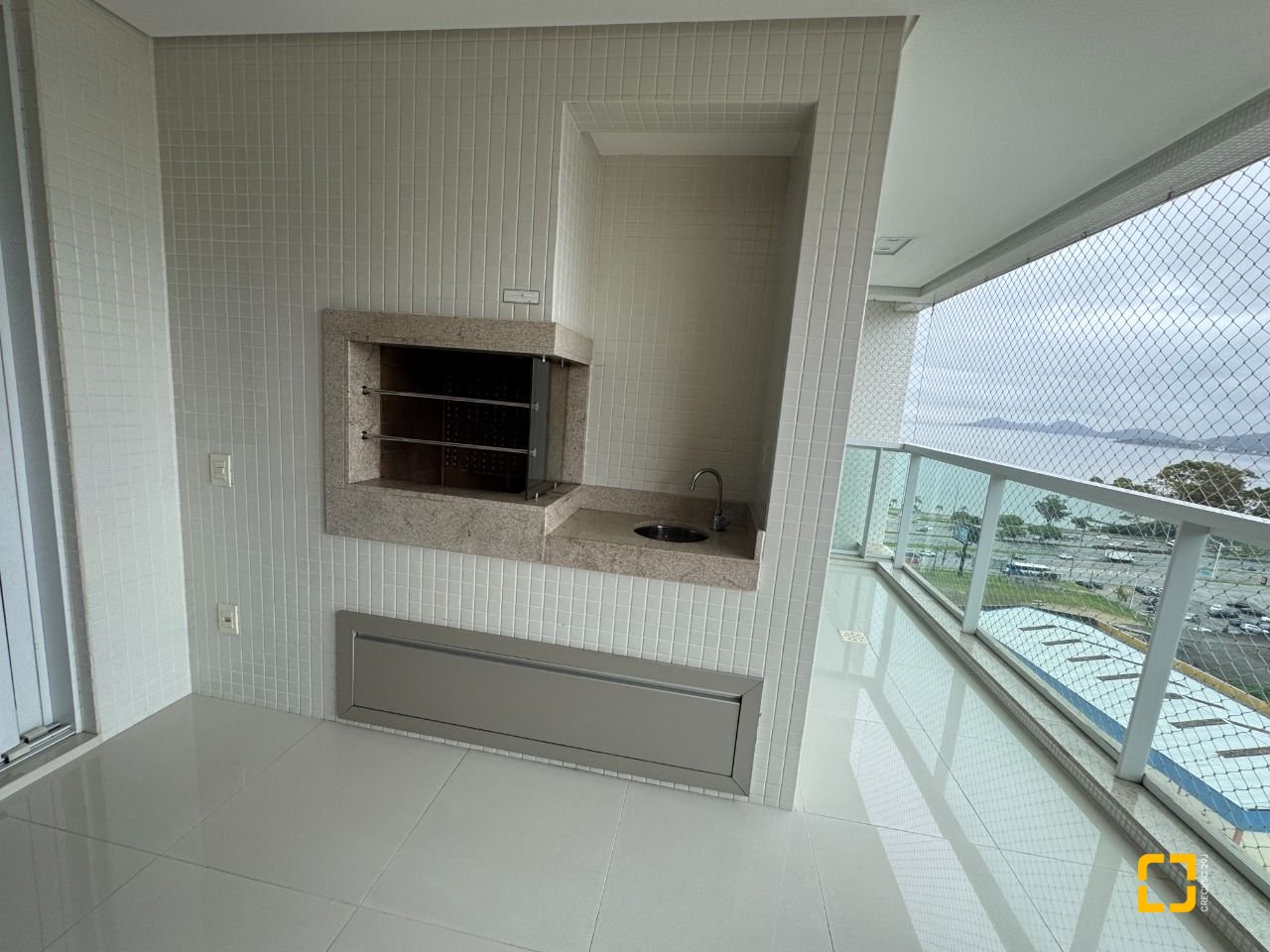 Apartamento com 165m², 6 quartos (sendo 3 suítes), 2 garagens, no bairro Agronômica em Florianópolis