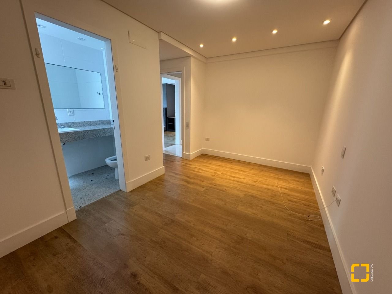 Apartamento com 165m², 6 quartos (sendo 3 suítes), 2 garagens, no bairro Agronômica em Florianópolis