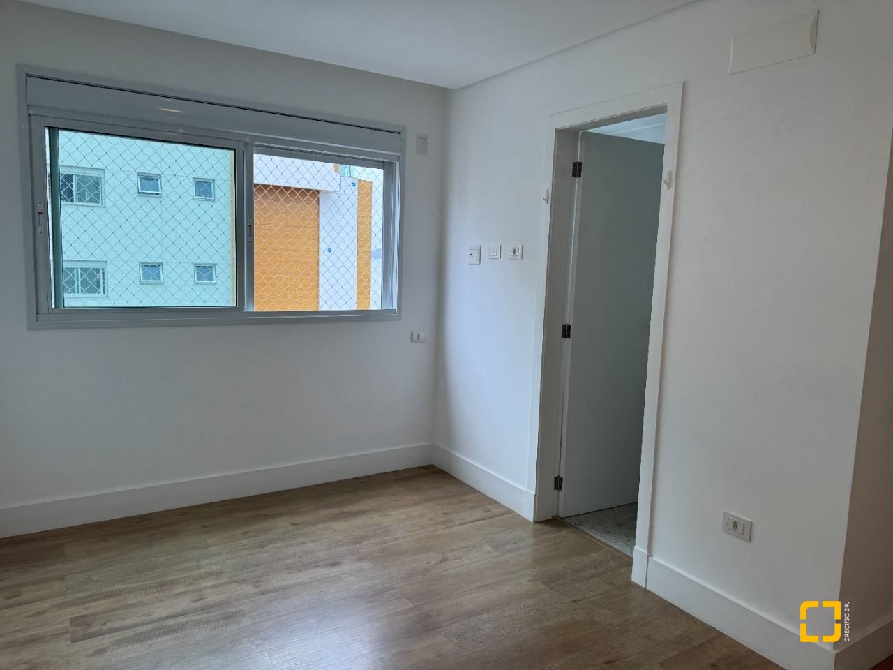 Apartamento com 165m², 6 quartos (sendo 3 suítes), 2 garagens, no bairro Agronômica em Florianópolis